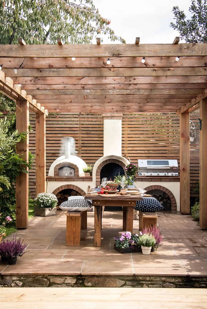 Tiled Cement Outdoor Pizza Oven / Clay Wood Fired Pizza Ovens with White Penny / Circle Mosaic Tiles - OP81