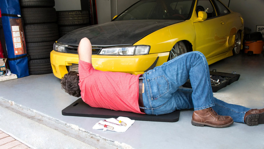 Comfort for All Hard Surfaces: Rocks, Cement, Asphalt, Tile, Metal, etc..  Repels moisture, Oil & Grease protected. Automotive Creeper Pad 18"x40"x1" Premium Comfort for Getting Under Equipment