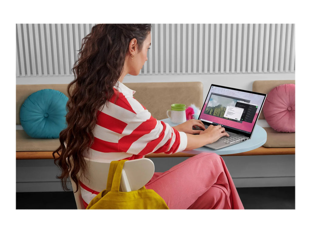 Pavilion x360 Laptop 15-er0051nr - Flip design -  Core i5 1135G7 / 2.4 GHz - Win 10 Home 64-bit - Iris Xe Graphics - 8 GB RAM - 512 GB SSD NVMe - 15.6" IPS touchscreen 1920 x 1080 (Full HD) - Wi-Fi 6 - natural silver - kbd: US