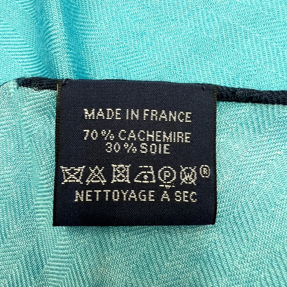 Pre-Owned HERMES Hermes triangle scarf cashmere silk blue ladies (Like New)