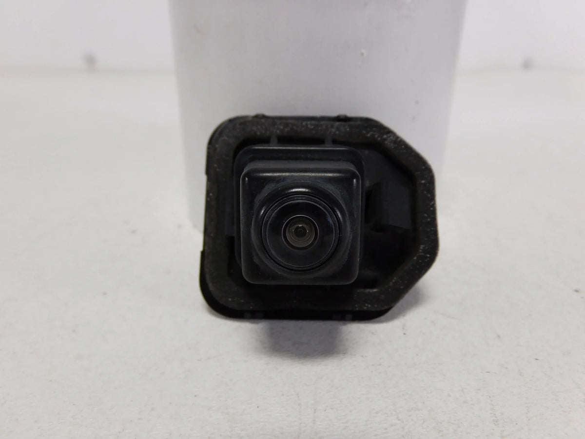 Pre-Owned 16-20 Nissan Rogue Rear View Backup Camera OEM LKQ (Good)