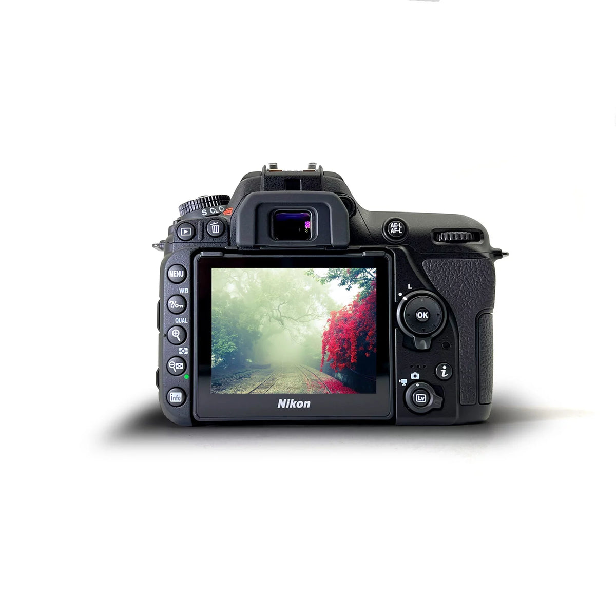 D7500 DSLR Camera with 18-140mm Lens Intl Model